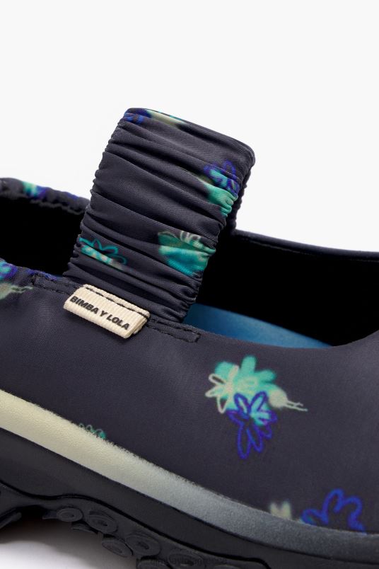 υποδήματα Bimba Y Lola σπρέι λουλούδια στάμπα μπαλαρίνα pulpo runner L2L28550 γκρί